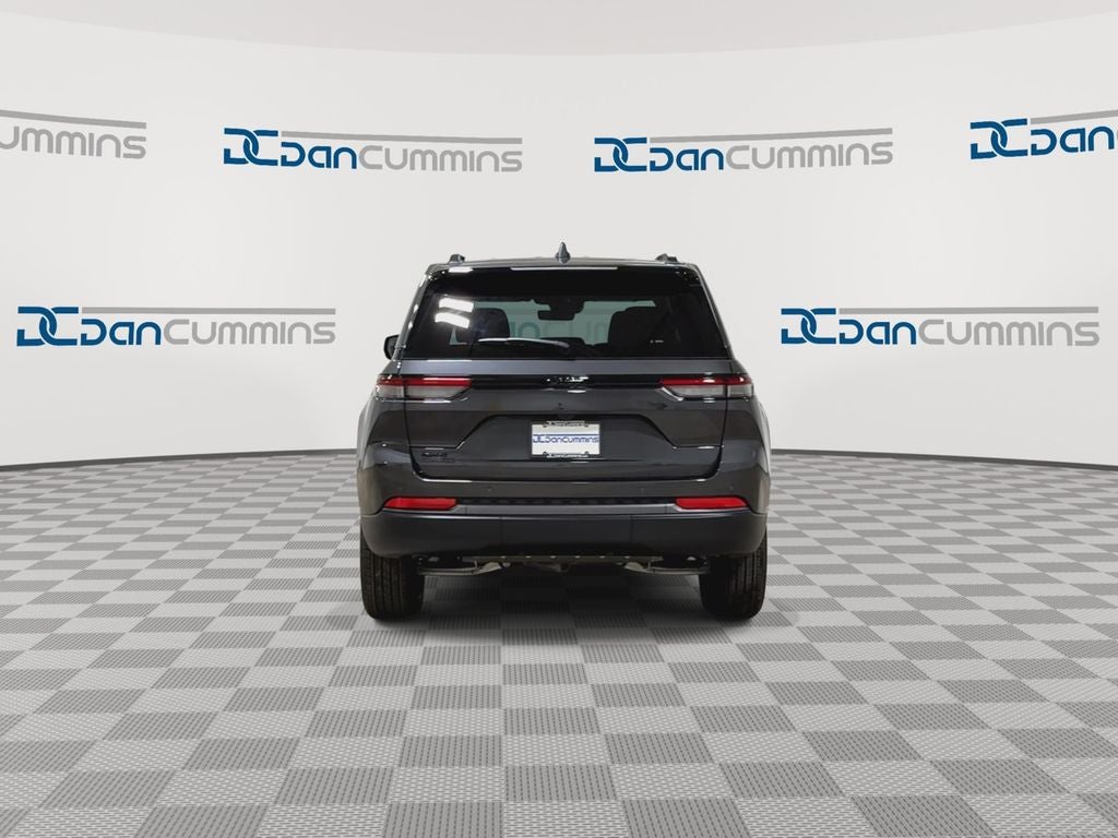 2026 Jeep Grand Cherokee Laredo