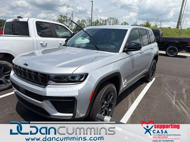 2026 Jeep Grand Cherokee Laredo Altitude