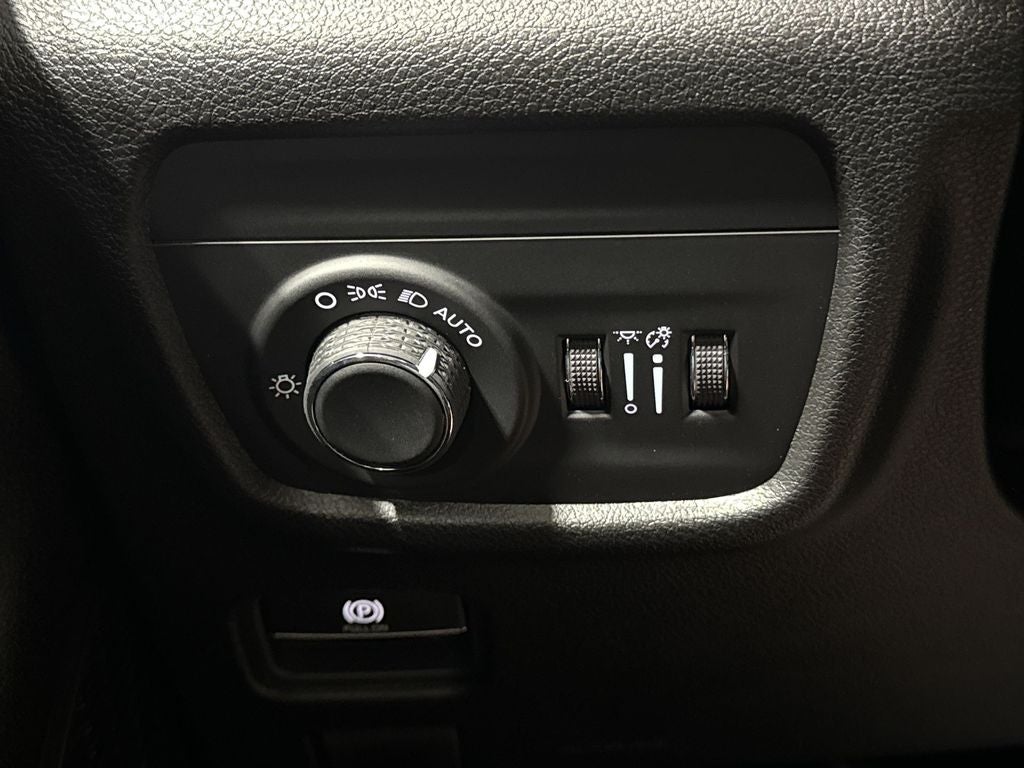 2026 Jeep Grand Cherokee Altitude