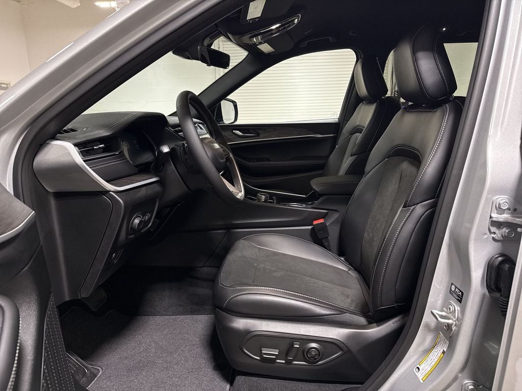 2026 Jeep Grand Cherokee Altitude