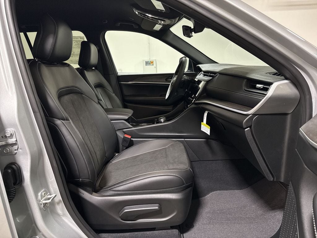 2026 Jeep Grand Cherokee Altitude