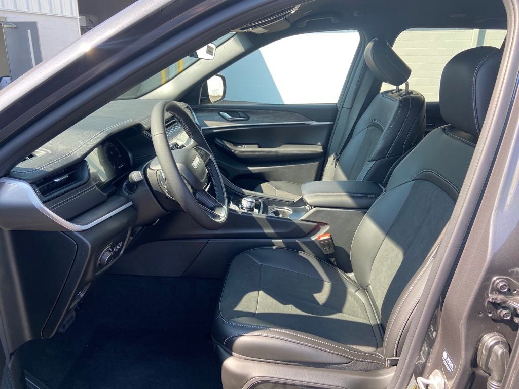 2026 Jeep Grand Cherokee Altitude