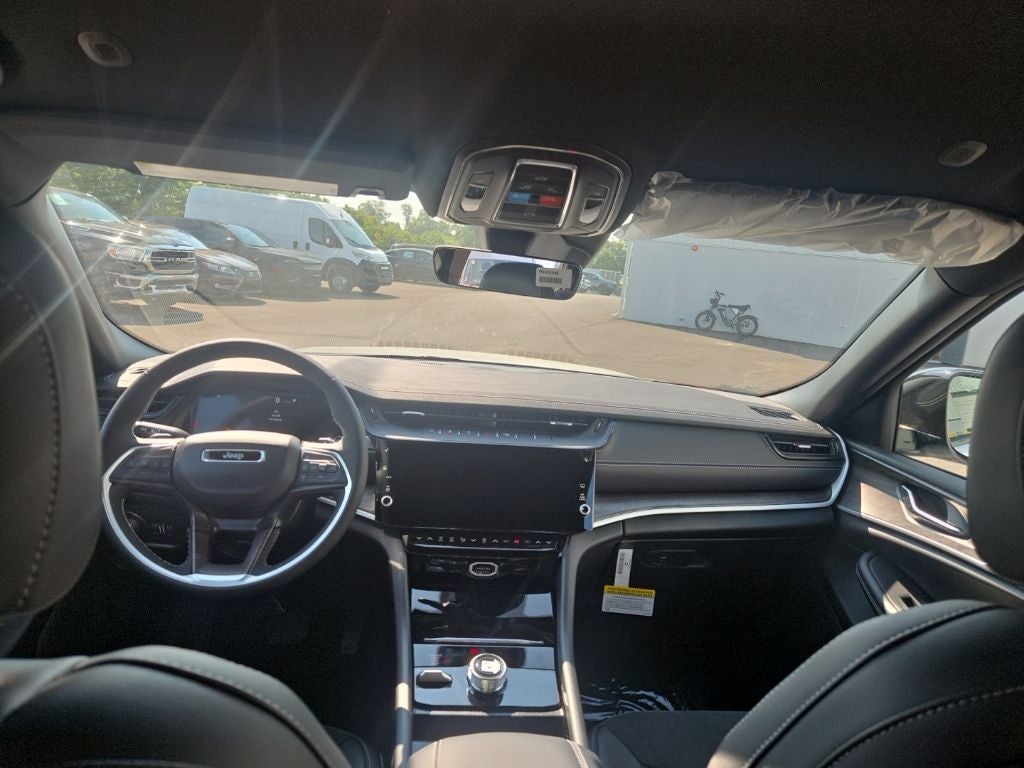 2026 Jeep Grand Cherokee Altitude