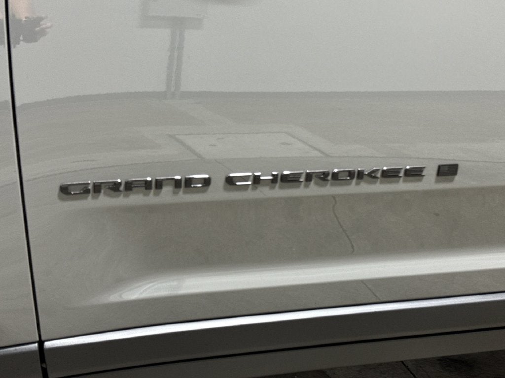 2027 Jeep Grand Cherokee L Laredo Altitude