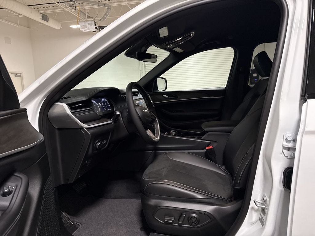 2026 Jeep Grand Cherokee L Laredo