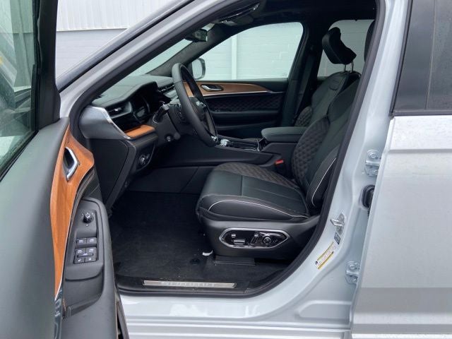 2026 Jeep Grand Cherokee L Summit