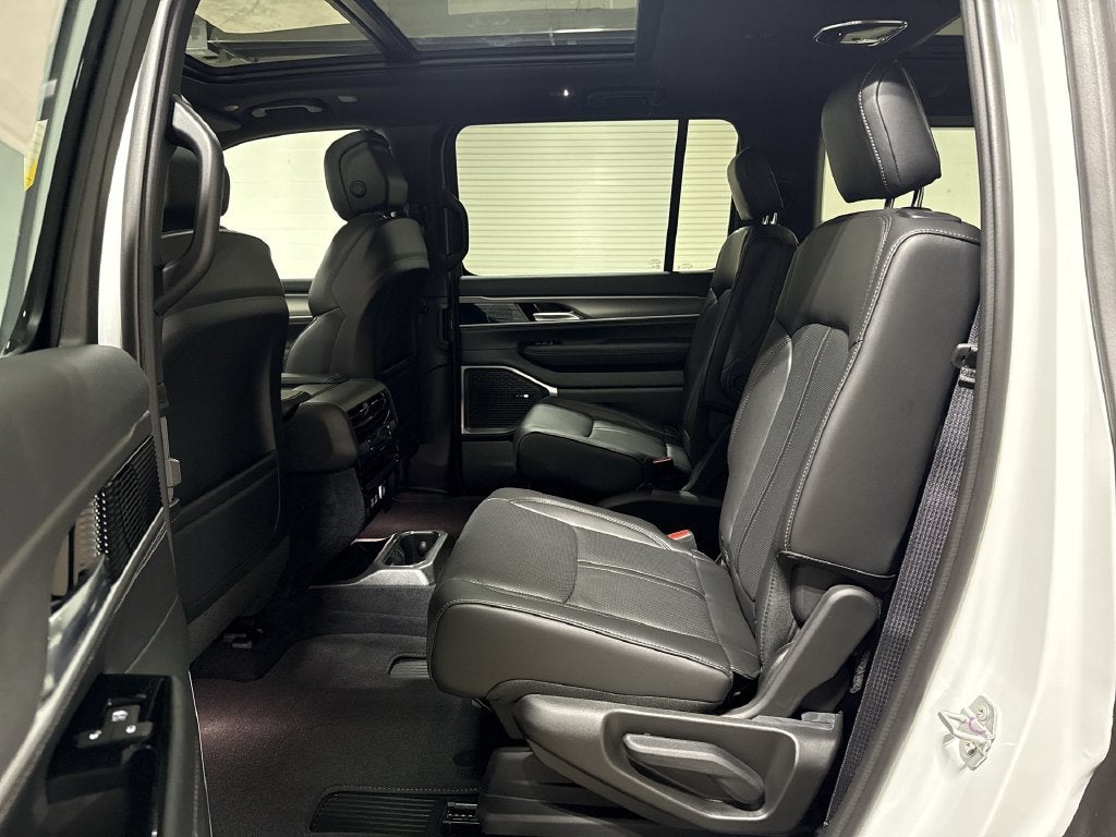 2027 Jeep Grand Wagoneer 4x4