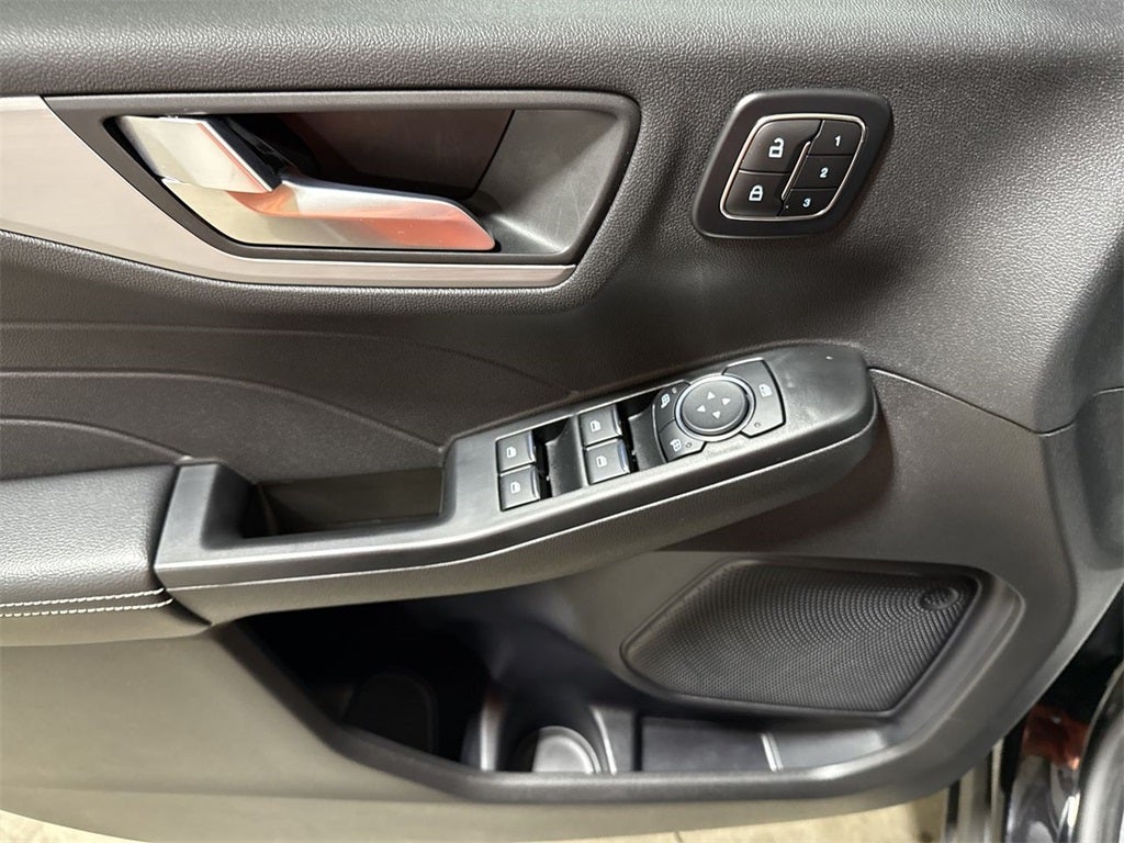 2025 Ford Escape Platinum