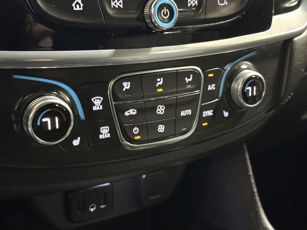 2022 Chevrolet Traverse LT