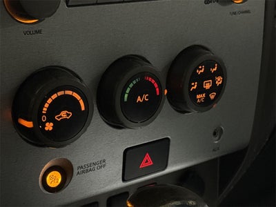 2005 Nissan Titan LE