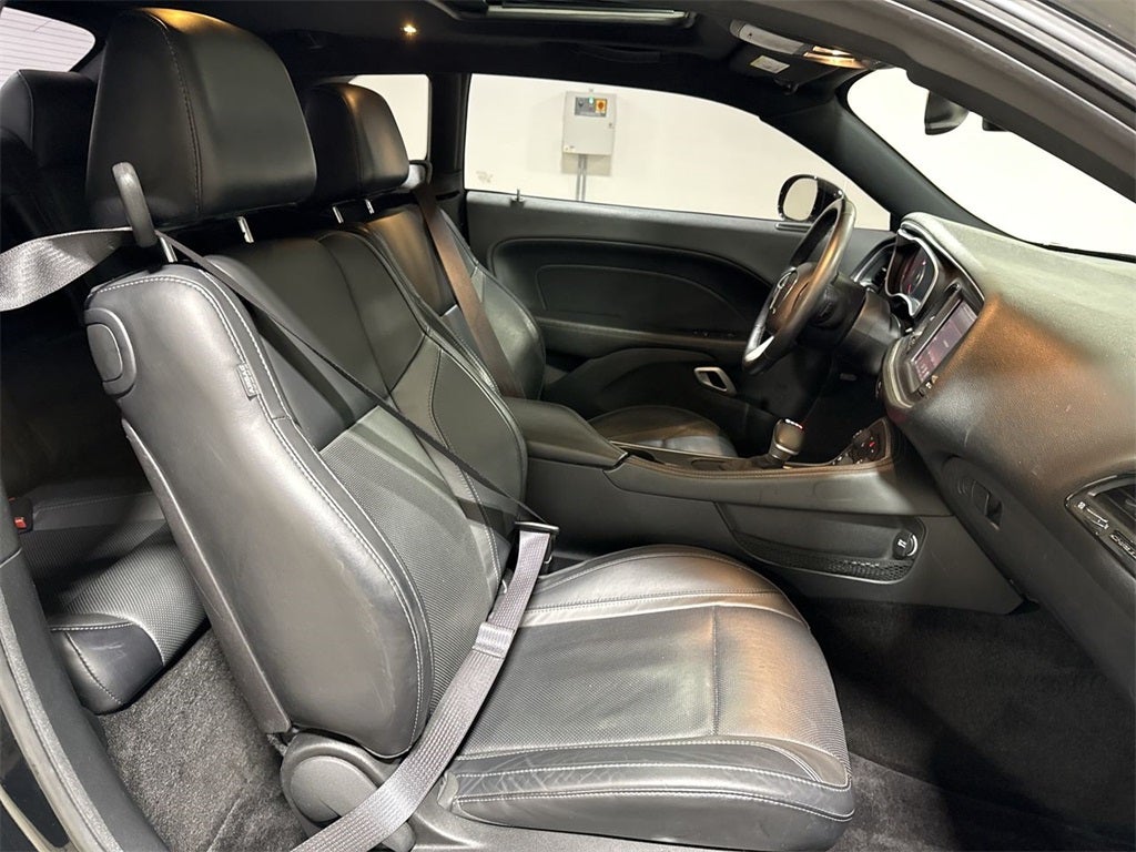 2015 Dodge Challenger SXT