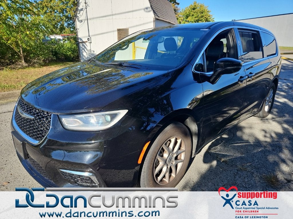 2025 Chrysler Pacifica Select