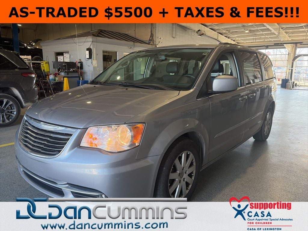 2016 Chrysler Town & Country Touring