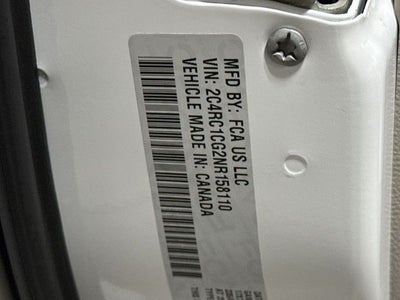 2022 Chrysler Voyager LX