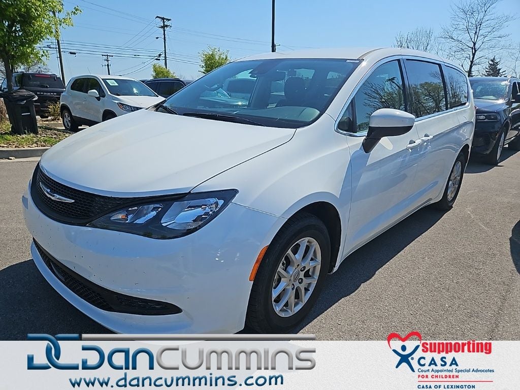 2023 Chrysler Voyager LX