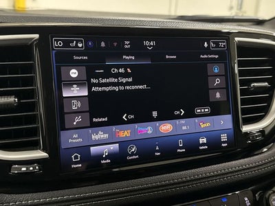 2027 Chrysler Pacifica Select