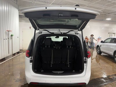 2027 Chrysler Pacifica Limited