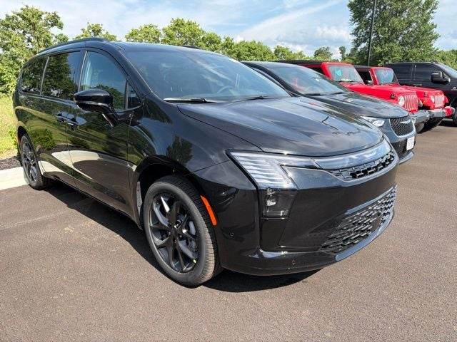 2027 Chrysler Pacifica Limited