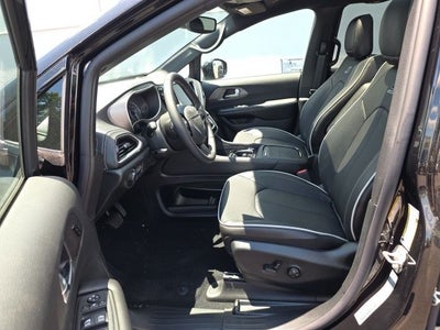2027 Chrysler Pacifica Limited