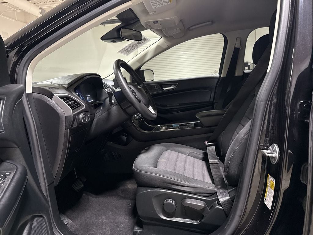2022 Ford Edge SE