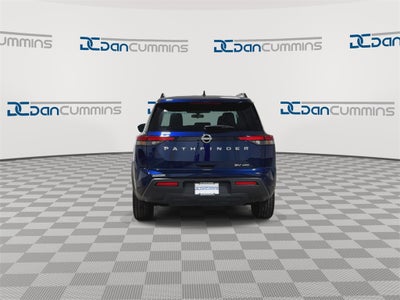 2024 Nissan Pathfinder SV