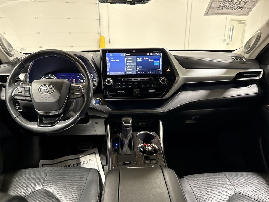 2021 Toyota Highlander Hybrid Platinum