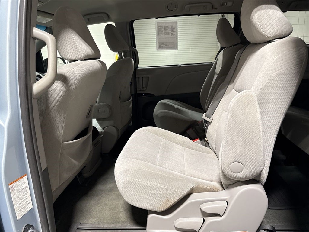 2016 Toyota Sienna L
