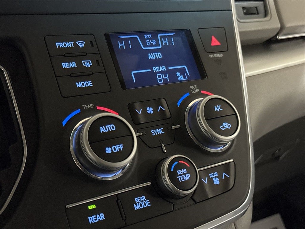 2015 Toyota Sienna L