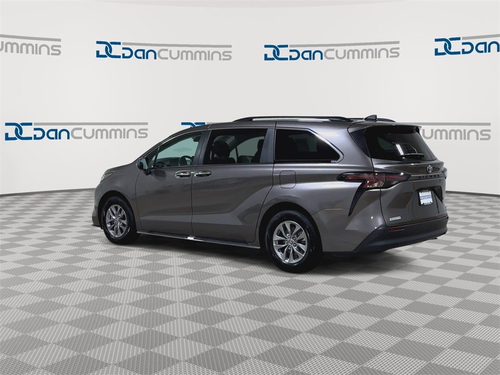 2024 Toyota Sienna XLE