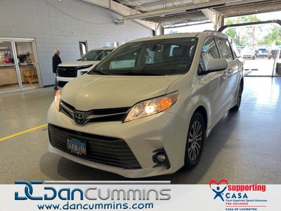 2018 Toyota Sienna XLE