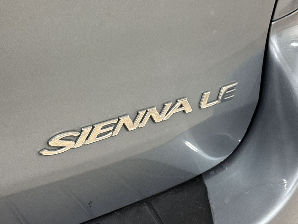 2005 Toyota Sienna LE