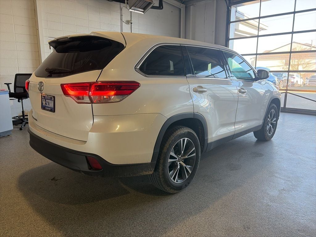 2019 Toyota Highlander LE