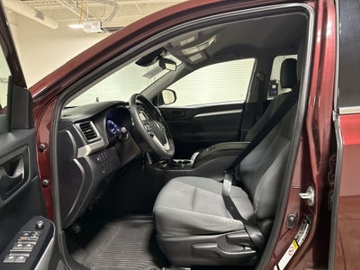 2019 Toyota Highlander LE