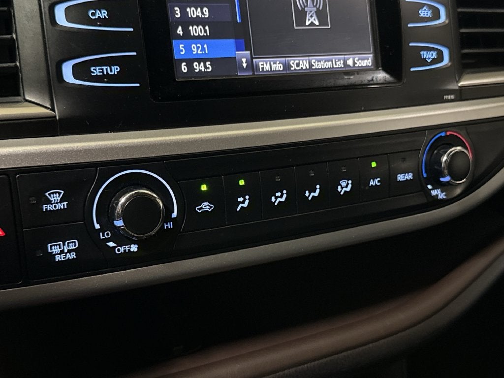 2019 Toyota Highlander LE