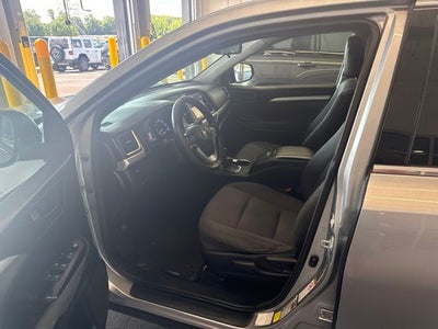 2018 Toyota Highlander LE