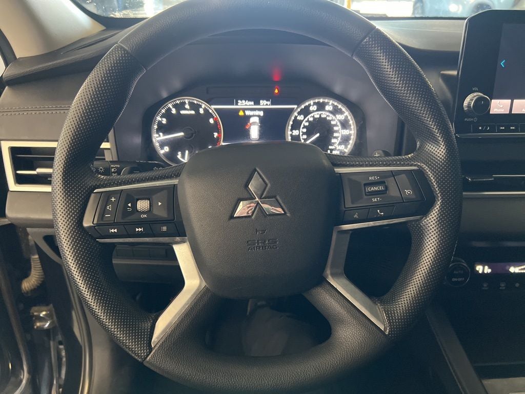 2022 Mitsubishi Outlander ES