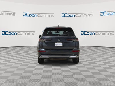 2025 Mitsubishi Outlander SE