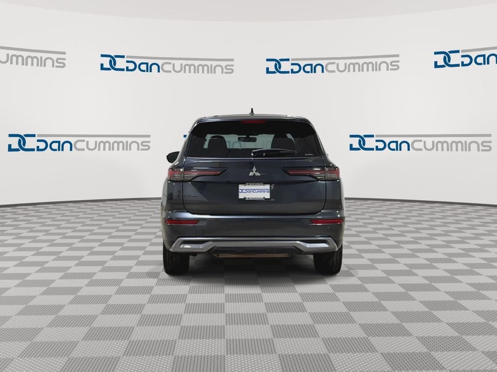 2025 Mitsubishi Outlander SE