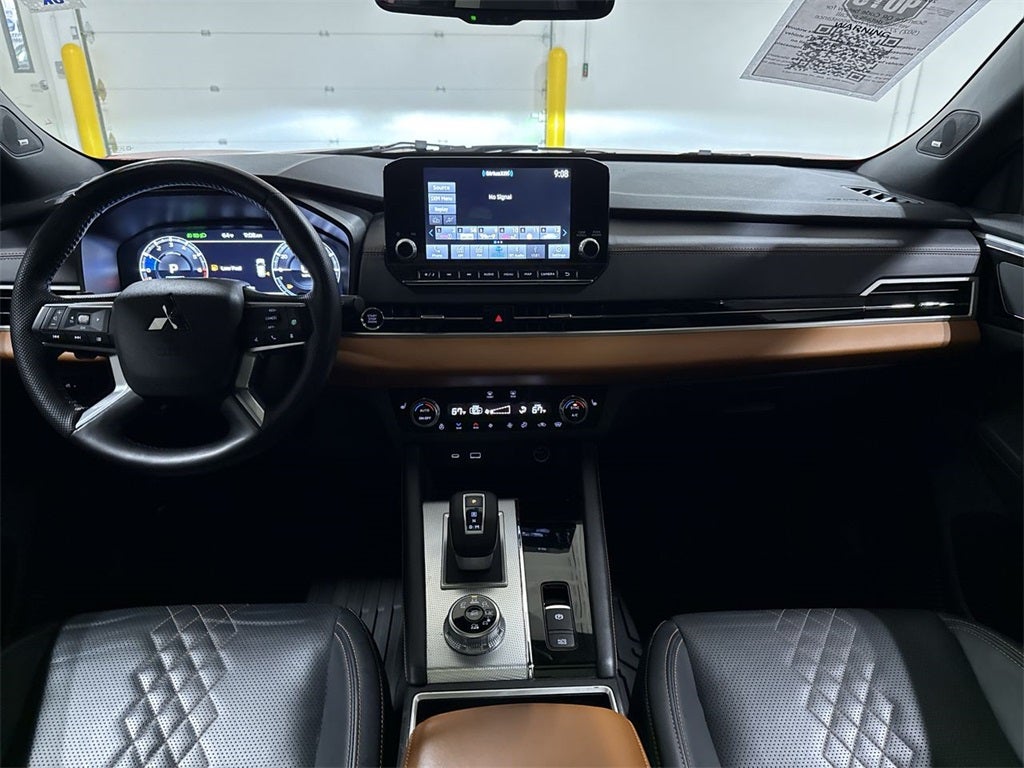 2024 Mitsubishi Outlander Base