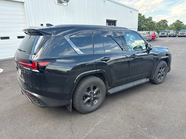2025 Lexus LX 700h Overtrail