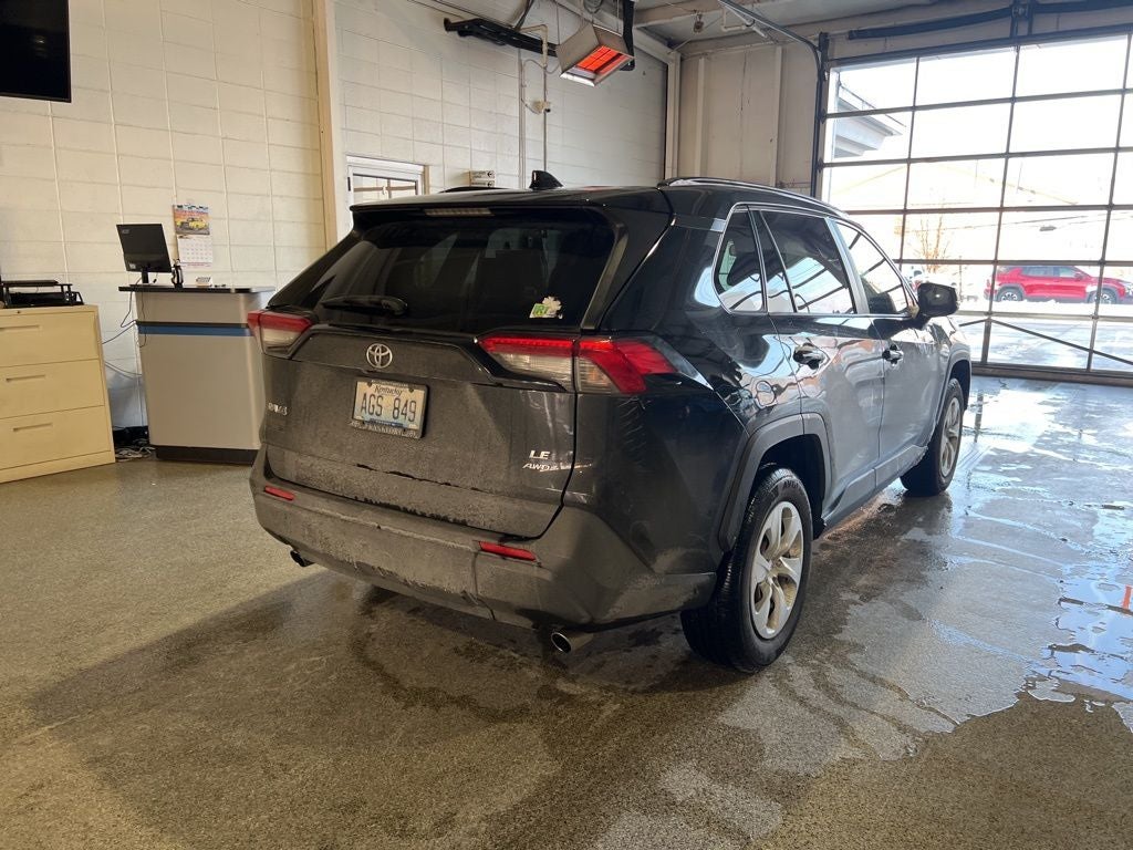 2020 Toyota RAV4 LE
