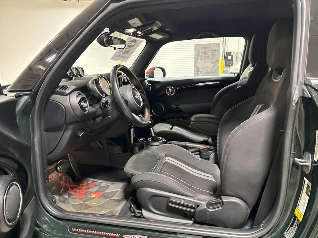 2016 MINI John Cooper Works Base