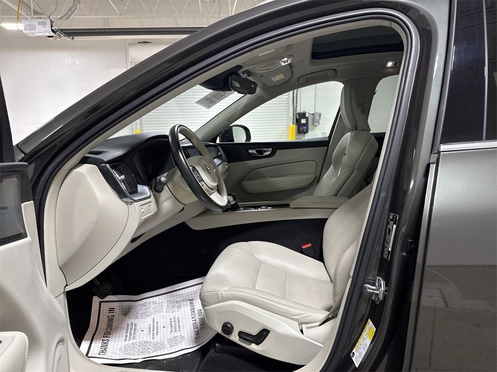 2020 Volvo XC60 T5 Momentum