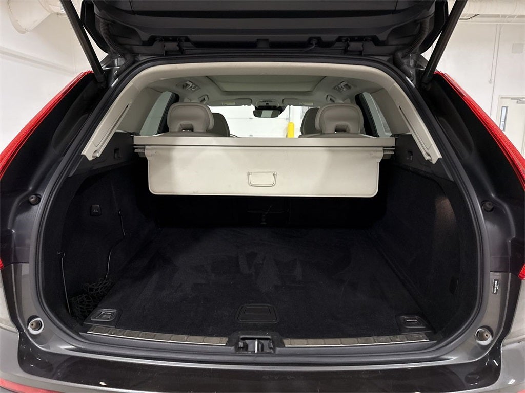 2020 Volvo XC60 T5 Momentum