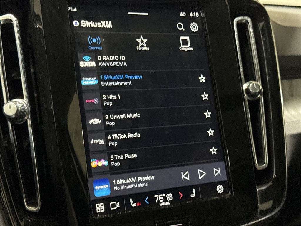 2024 Volvo XC40 B5 Plus Bright Theme