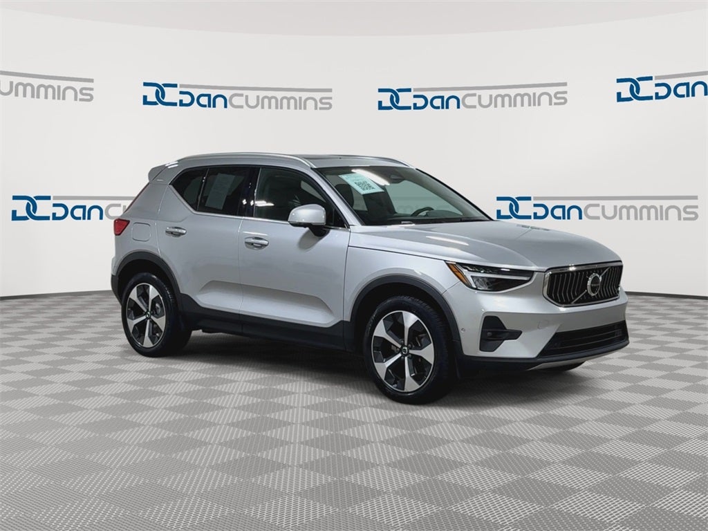 2024 Volvo XC40 B5 Plus Bright Theme