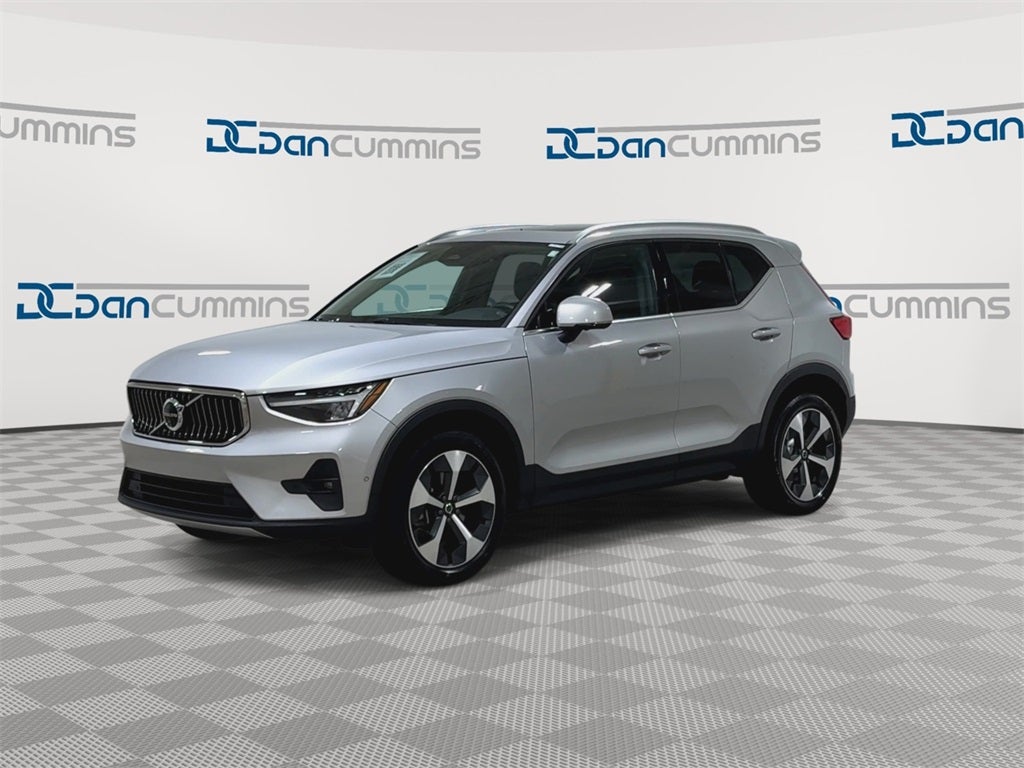 2024 Volvo XC40 B5 Plus Bright Theme