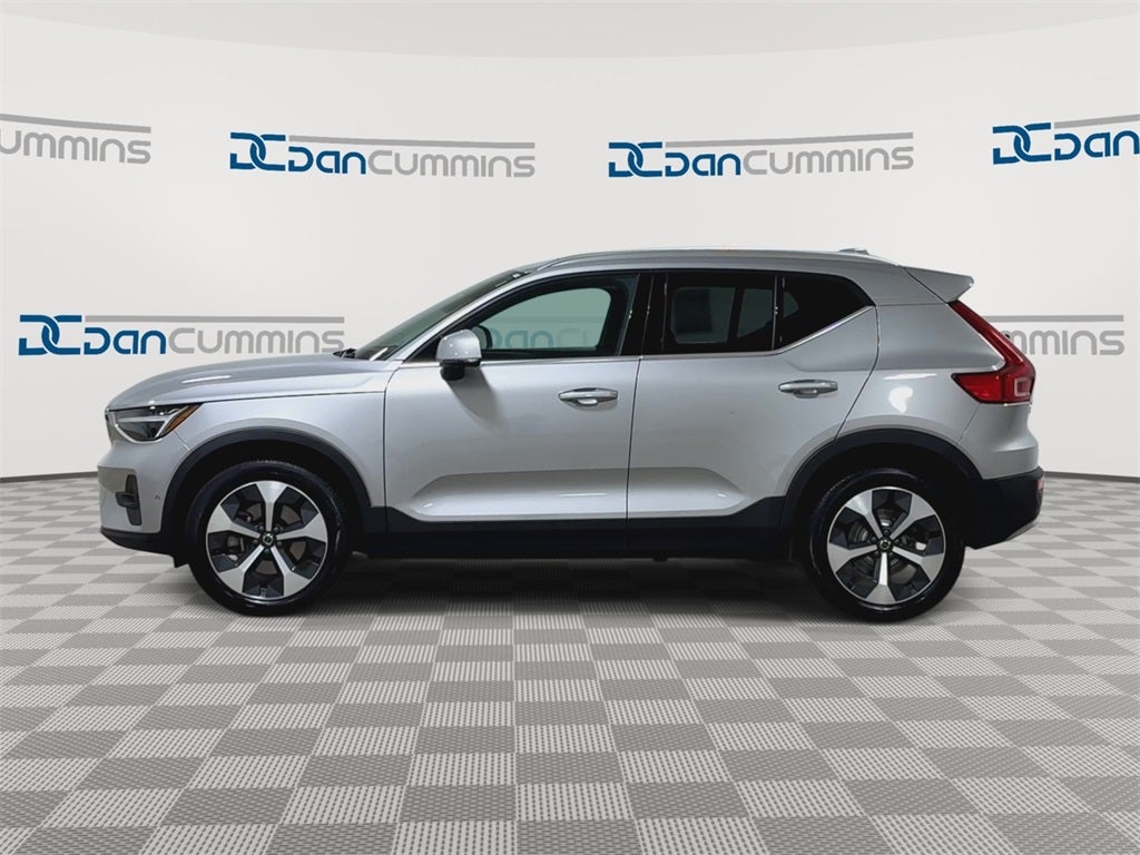2024 Volvo XC40 B5 Plus Bright Theme