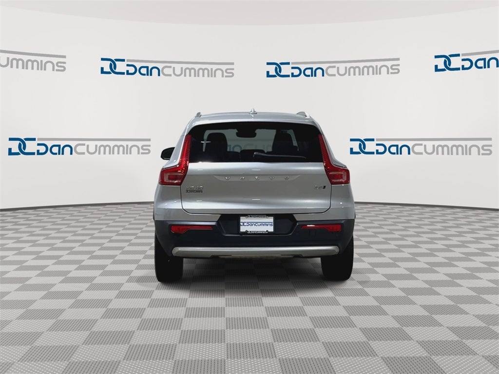 2024 Volvo XC40 B5 Plus Bright Theme