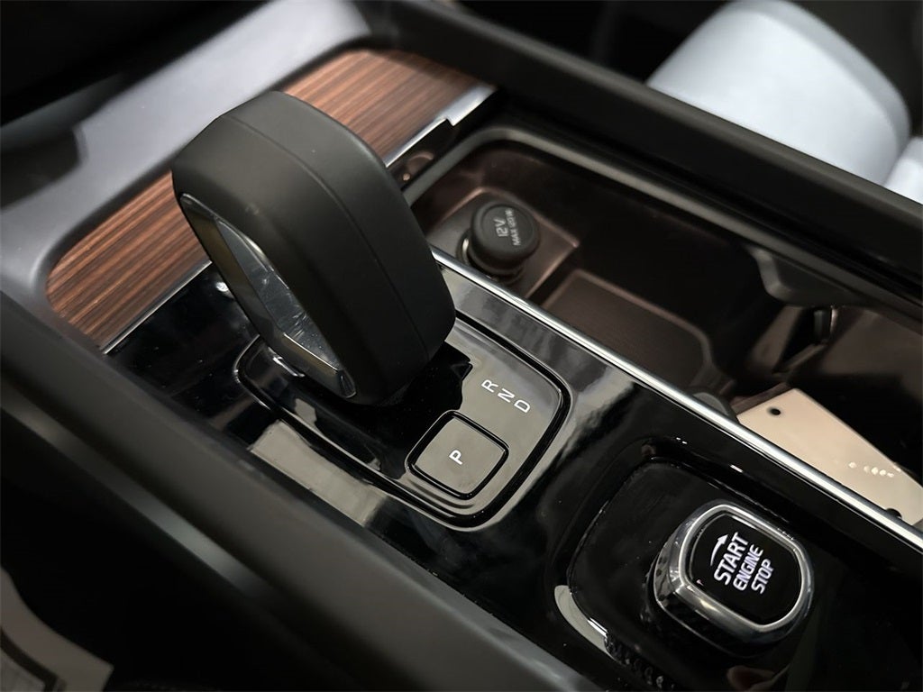 2025 Volvo V60 Cross Country B5 Plus